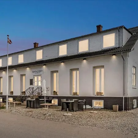 Hotel Tante Tut & Onkel E - - 3*