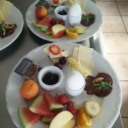 酒店 Tante Tut & Onkel E - - 3*