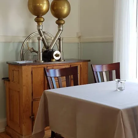 Tante Tut & Onkel E - - 호텔