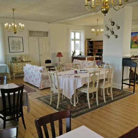 Tante Tut & Onkel E - - 호텔