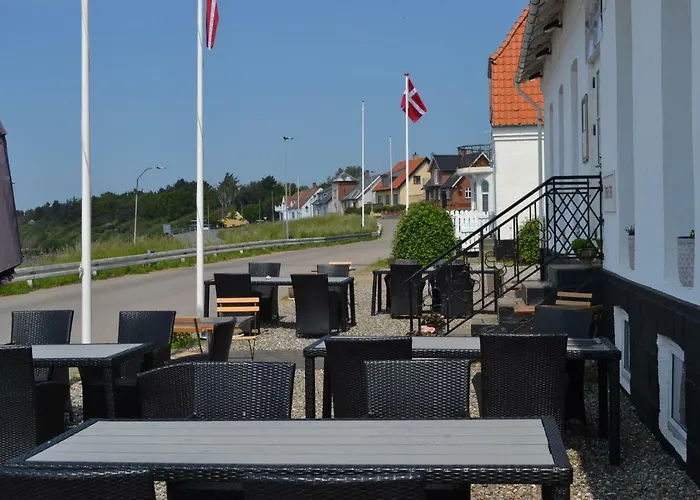 Hotel Tante Tut & Onkel E - -