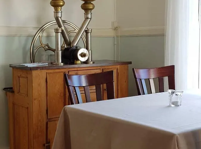 Tante Tut & Onkel E - - Hotel